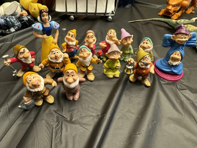 VINTAGE DISNEY SNOW White and the Seven Dwarfs Soft Plastic Figurines ...