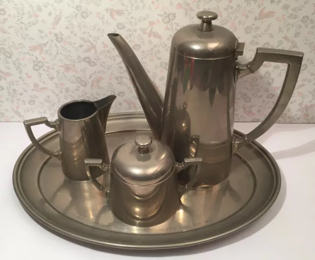 Jugendstil Art Deco Kaffeekanne Milchgießer Zuckerdose Tablett aus Metall Zinn ?