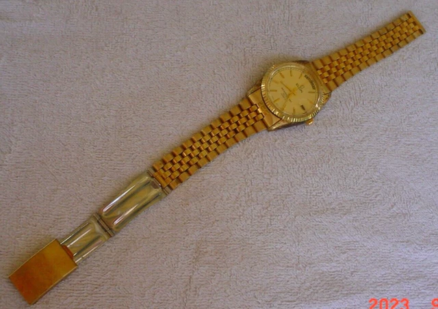 Vintage Mens Elgin FC 400 012 6M55 Watch Quartz Gold Tone With Band