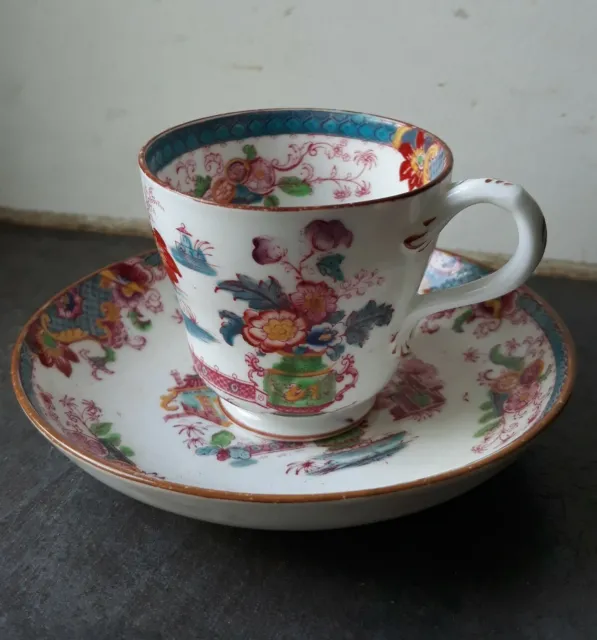 Tasse à  café et sa soucoupe en porcelaine de Sarreguemines, décor Minton nr 123