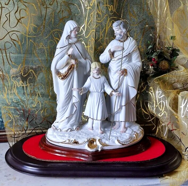 Mini Crèche De Noël En Résine 7 Cm - Sainte Famille Dorée Et Brune - Décoration De Table Ou étagère - 7