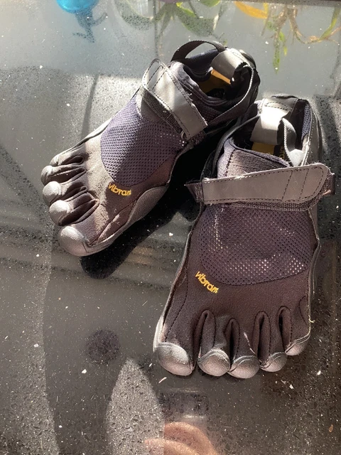 Vibram FiveFingers Running Shoes Women’s Size 40 Black Barefoot