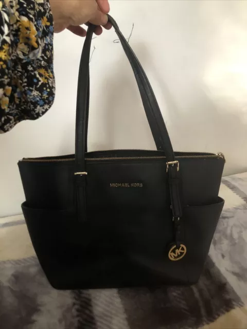 Stunning Michael Kors Medium Black Jet Set Travel Tote Bag