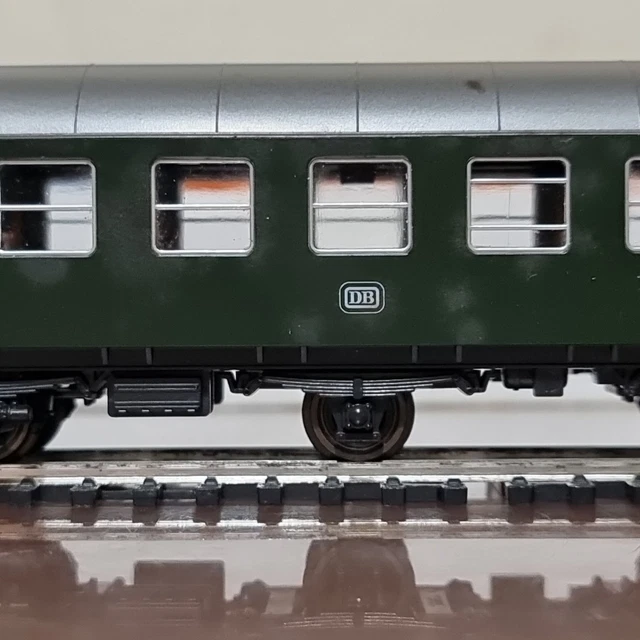 ROCO 4214 HO DB B3yge 3-Axle 2nd Class Coach 90273 Kol Green Boxed £16. ...