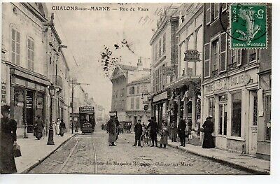 CHALONS SUR MARNE - Marne - CPA 51 - Tramway - Rue de Vaux - Bazar - Commerces