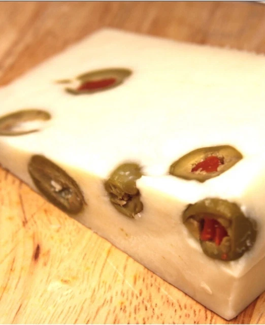 FORMAGGIO PECORINO PRIMOSALE CON OLIVE SICILIANO Palermitano 1Kg