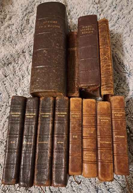 Lot 12 livres anciens paroissiens romains et missel dont Mame 4 saisons