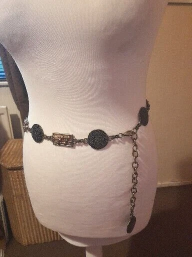 Cntura Monogram Nera N Pelle Con Catena E Nappna N Metallo Dorato - Foto 10