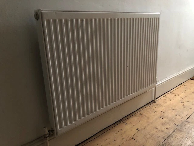 DELONGHI COMPACT CONVECTOR radiator 700mm (H) x 1100mm (W) x 60mm (D) £ ...