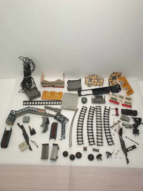 Vintage HORNBY/TRIANG MODEL RAILWAY ACCESSORIES