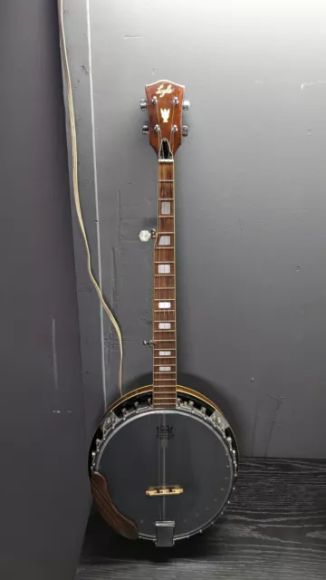 Lyle 5 string Banjo