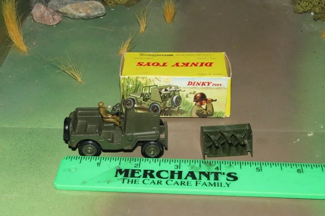 Dinky Toys 1:43 Jeep Porte-fusées SS 10 N°828 - Boîte France - Rare