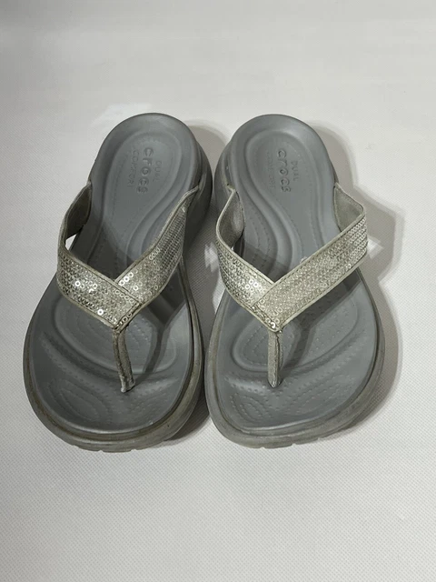 Crocs Capri V Sequin Womens Size 6 Gray Dual Comfort Casual Slip On Flip Flops Crocs Capri V Sequin Womens Size 6 Gray Dual Comfort Casual Slip On Flip Flops