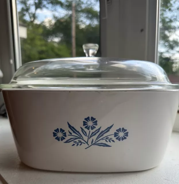 Vintage 60's Corning Ware Blue Cornflower 4 Qt Casserole Dutch Oven P-84-B w/Lid