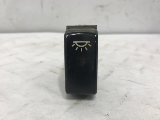 Kenworth T800 DOME LIGHT Dash/Console Switch - Used | P/N P27104010