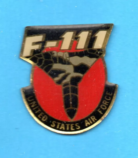 Pin's lapel pin Avion MILITARY UNITED STATES US AIR FORCE F 111 FIGHTER BOMBER