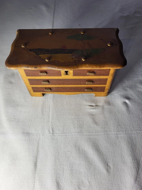 Ancienne Boîte à Bijoux En Fer Lithographiée Avec Sa Clé - Vintage, Occasion