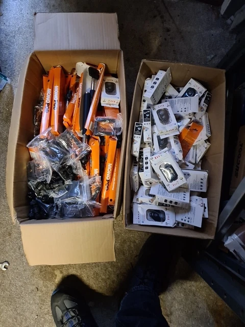 Joblot Of Selfie Sticks And Remotes