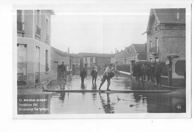 94 Maisons Alfort  Inondation 1910   Un Sauvetage Rue Springer