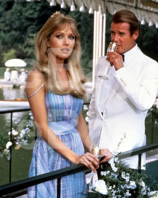 A View to a Kill - James Bond (1985) Tanya Roberts, Roger Moore 10x8 Photo