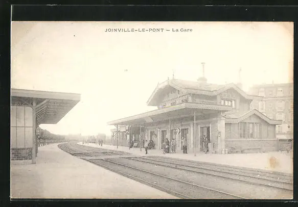 CPA Joinville-le-Pont, the La Gare with waiting passengers