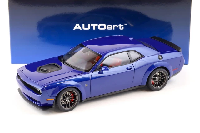 AUTOART 1:18 DODGE Challenger R/T Scat Pack Widebody (2022) Hellraisin
