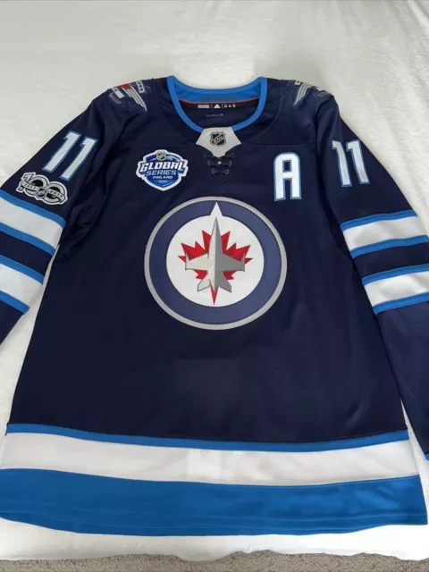 ShopCrystalRags Winnipeg Jets, NHL “Rare Find” One of A Kind Vintage Sweatshirt with Three Crystal Star Design