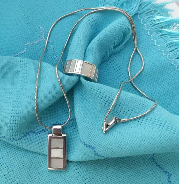 Edles TC Schmuck Set: 925 Silber Ring, Kette und Anhänger mit Perlmutt Besatz