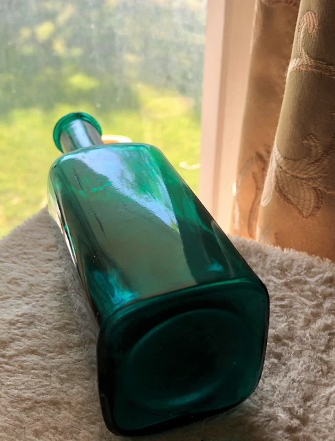 Beautiful "Palmer" green Color. Made by a Baltimore, Md. Maker - On Base. 7".