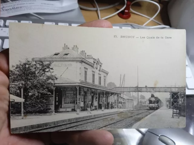 Carte postale de Brunoy,les quais de la gare.