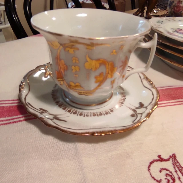 1 tasse à thé ancienne porcelaine de Paris