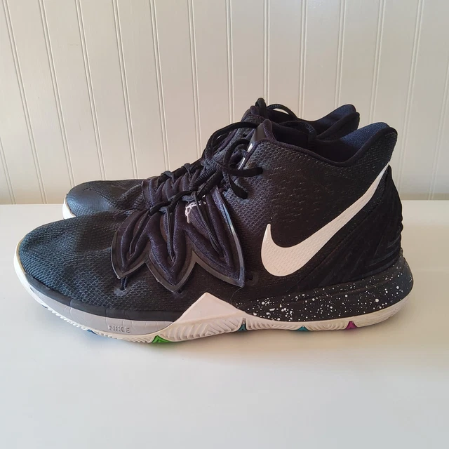 NIKE KYRIE IRVING 5 Youth Size 6.5 Black Magic A02918 901