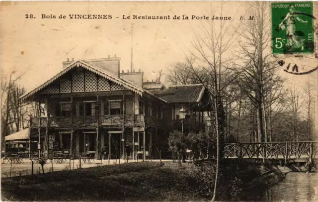 CPA PARIS 12th Bois de VINCENNES Le Restaurant de la Porte Jaune (672651)