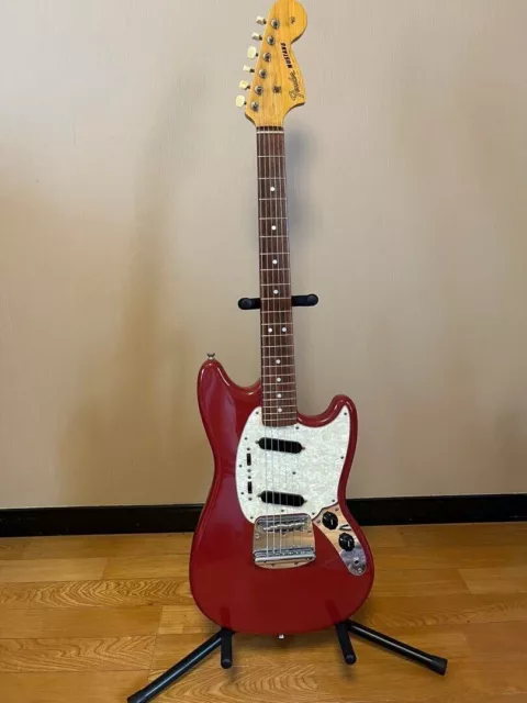 Fender Made in Japan Mustang MG65 Custodia morbida rossa per chitarra...