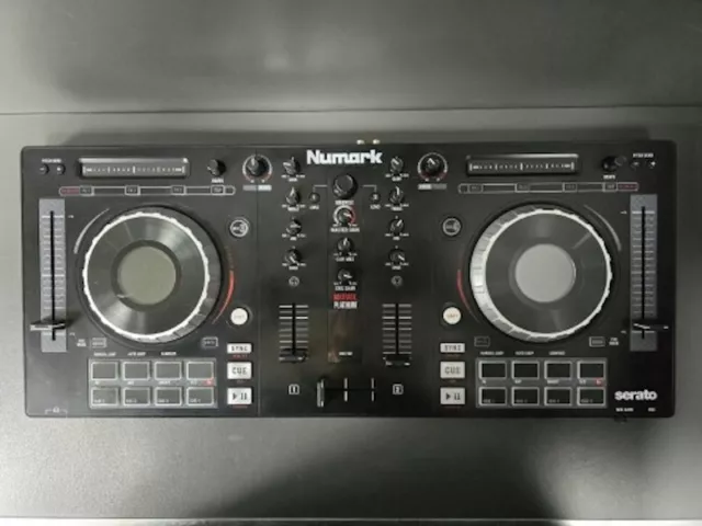 Numark SERATO Mixtrack Platinum DJ Controller AS 049500104100 op.tt