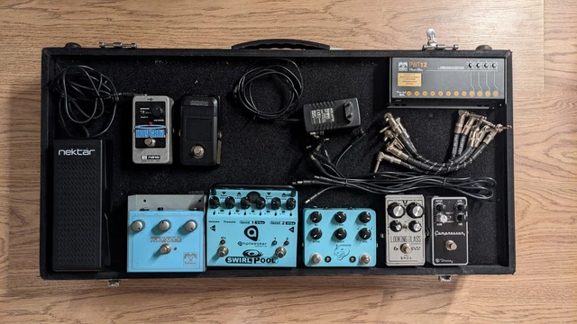 Diago PB03 Showman Pedalboard Black Heavy-Duty Flight Case in Good Condition