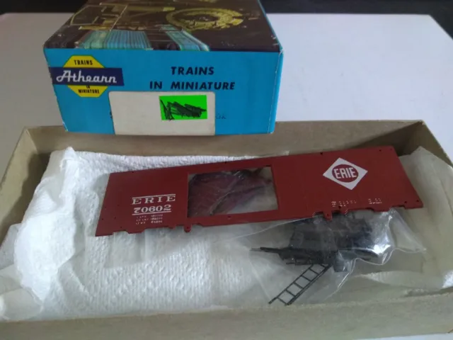 HO Scale Train with Box...ATHEARN ERIE 70602 RED