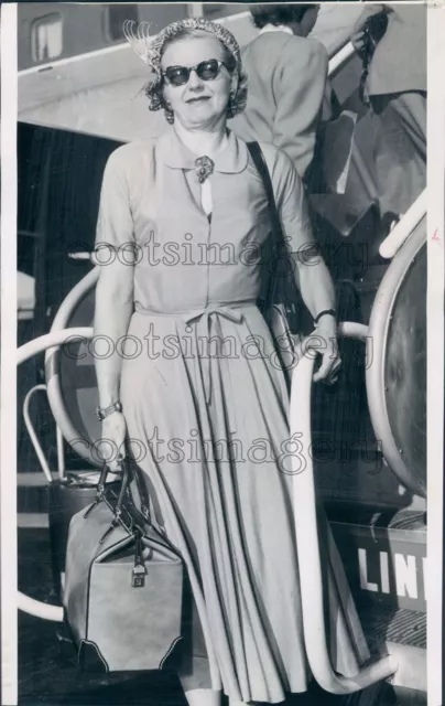 1952 Grayce Kerr Wife of US Senator Robert of Oklahoma Press Photo