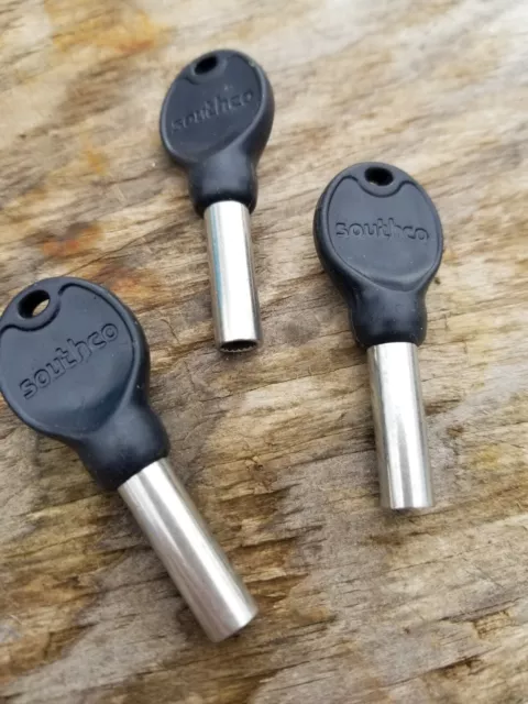 Southco Barrel Key ...3 count ,not sure of manufacturer number/model see picture