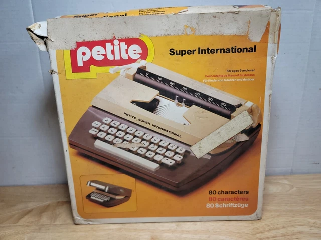 VINTAGE PETITE SUPER International Typewriter original box 1976 England ...