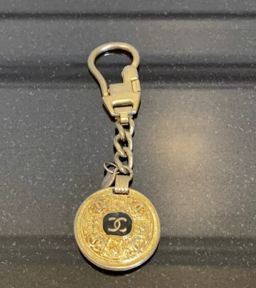 Vintage Chanel CC Logo Key Chain Gold Plated Purse Charm - Einna