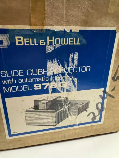 VINTAGE RARE NOS Bell & Howell 978Q Slide Cube Auto Focus Table Top Projector 3