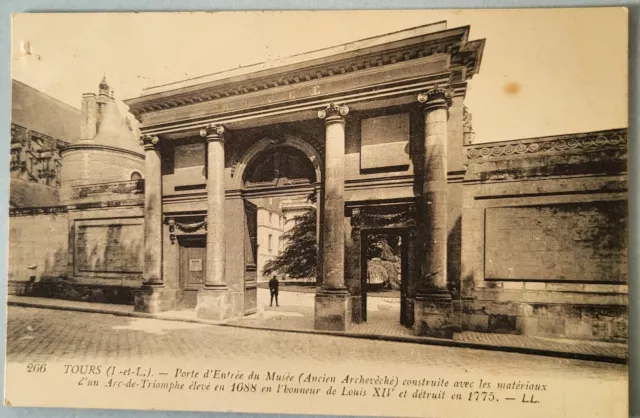 (DPT 37) Tours - Porte d'entrée du musée