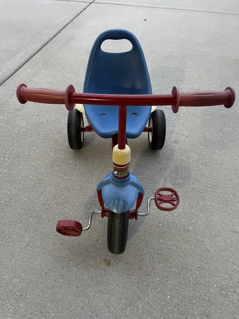 radio flyer folding trike red
