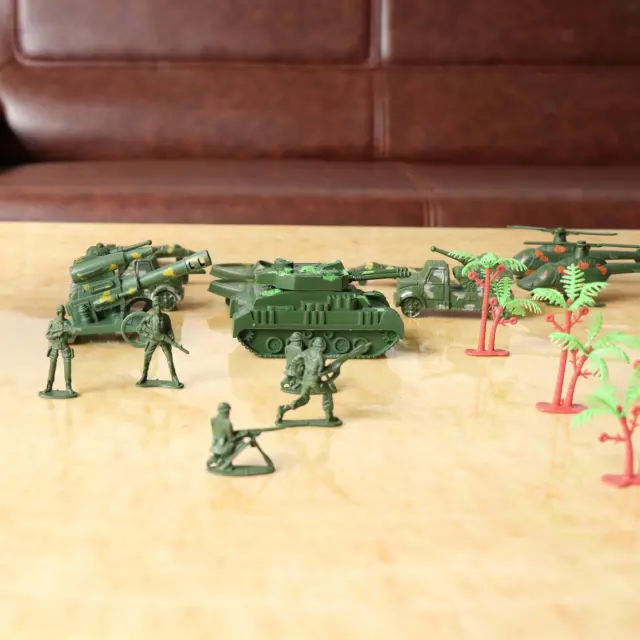 188 Stück Plastik Soldat 5cm Armee Figuren Spielset für Armee Sand Szene