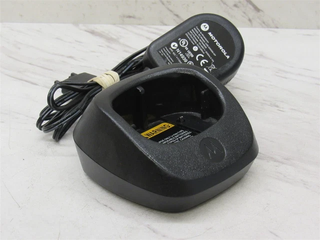 Motorola DTR Two-Way Radio Drop In Single Charging Base RPN4035A w/ AC