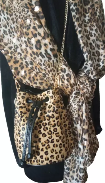 Sac seau femme avec bandoulière en véritable cuir animalier imprimé léopard