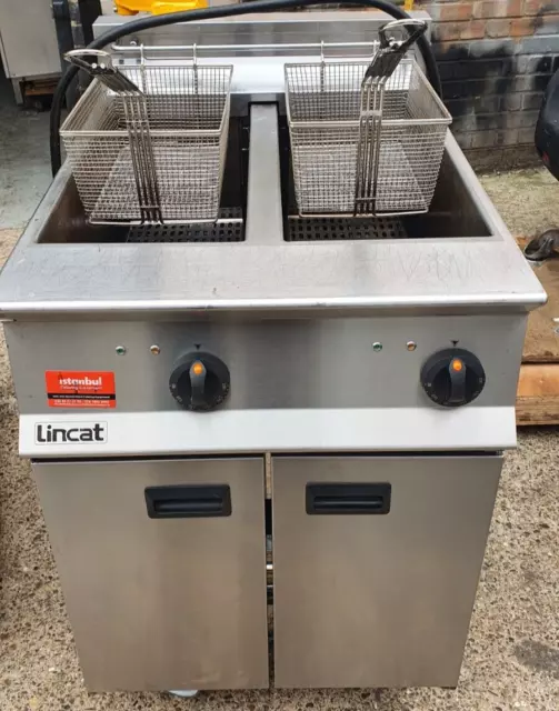 Lincat Opus 800 Double Electric Fryer  3 Phase Free Standing 8113 Gk