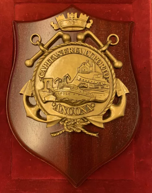 K352 - Crest Marina Militare "Capitaneria di porto - Ancona"