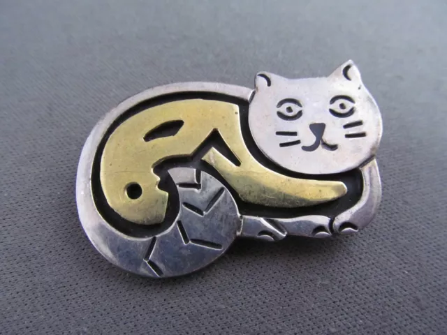 Vintage Sterling Mexico Taxco Pretro Laying Kitty Cat Feline Pin Brooch